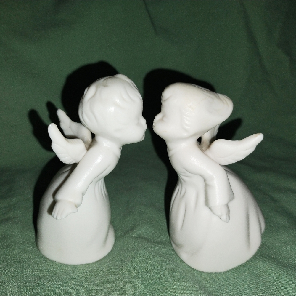 Vintage Kissing Angels Figurines Schmid Bros Japan 3 3/4" Tall Christmas Decor